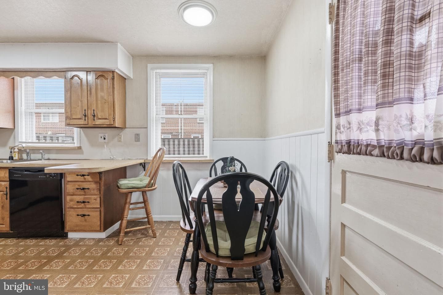 2755 Rhawn Street photo 9