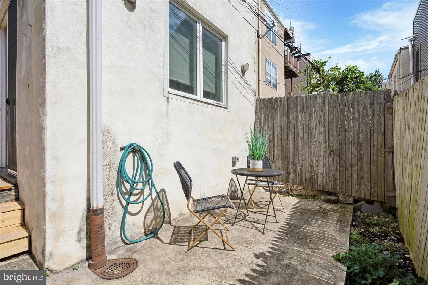 1740 Catharine Street photo 18