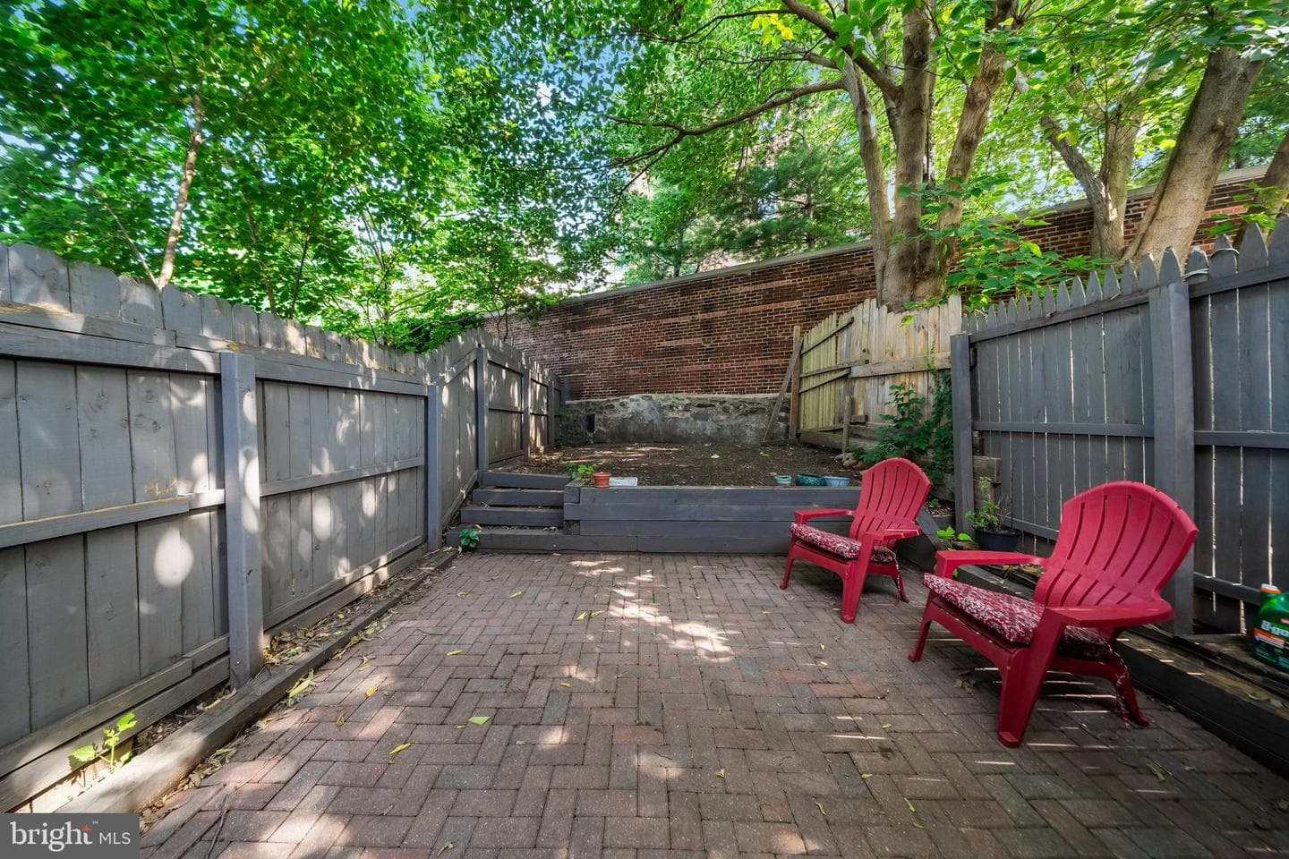 2615 Catharine Street photo 2