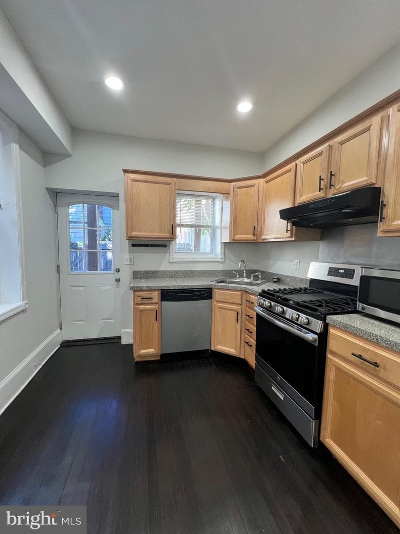 2509 E Oakdale Street photo 10