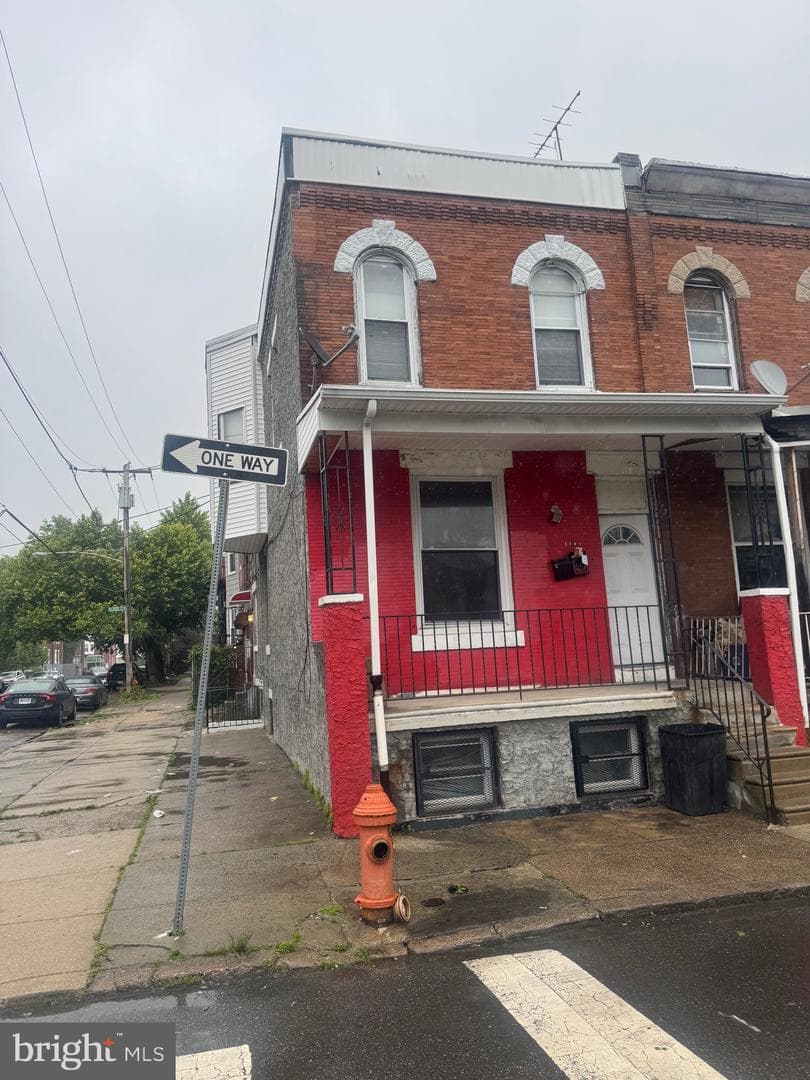2101 S Cecil Street photo 2