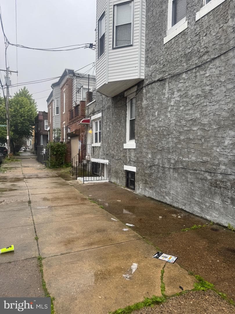 2101 S Cecil Street photo 4