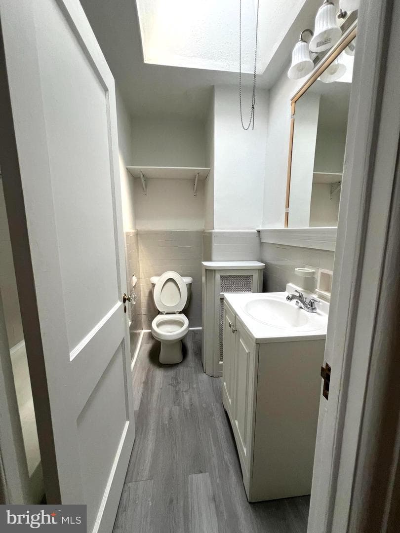 432 Roselyn Street photo 8