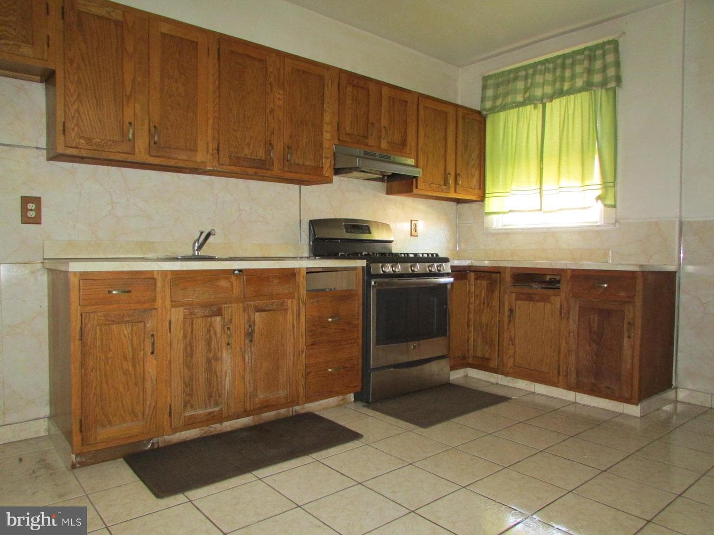 5072 F Street photo 5