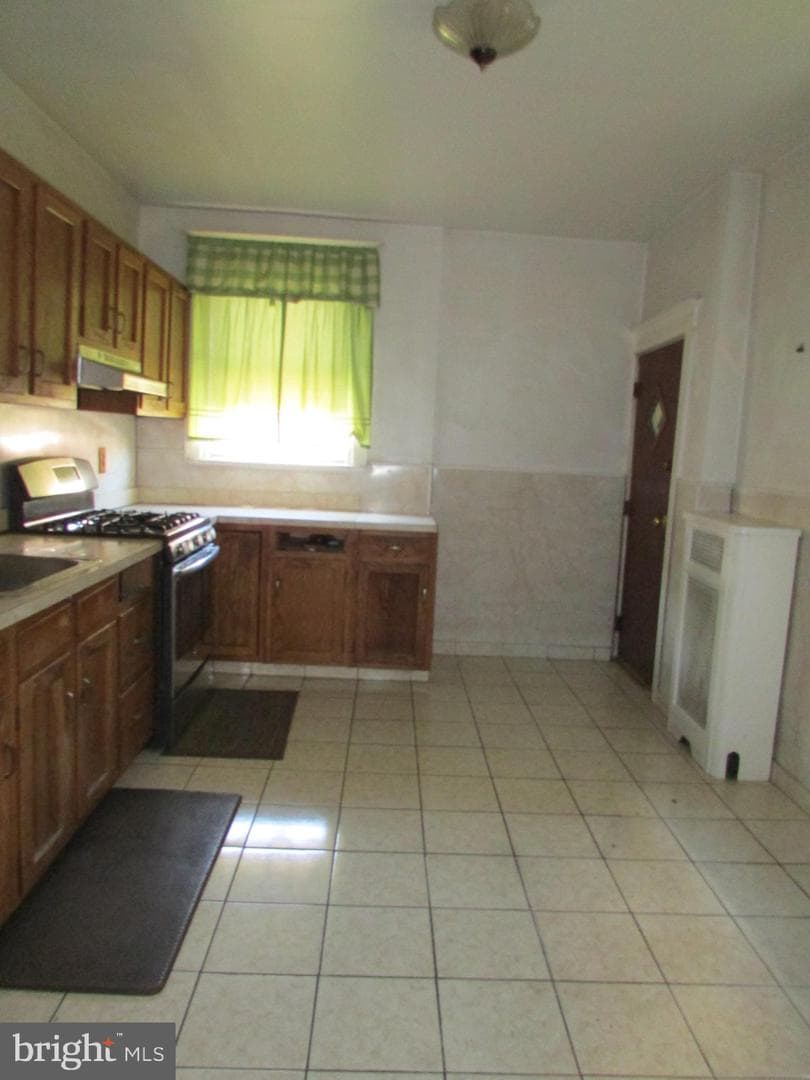 5072 F Street photo 6