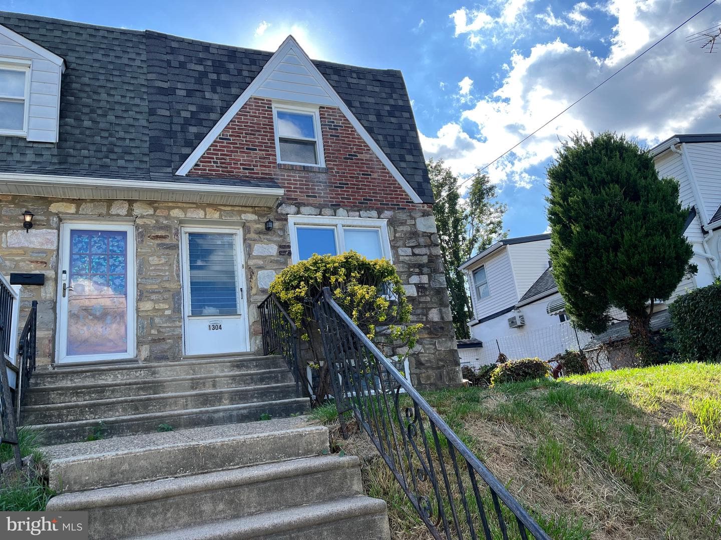 1304 Faunce Street photo 3