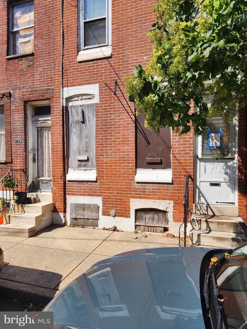 1706 S Bancroft Street photo 2