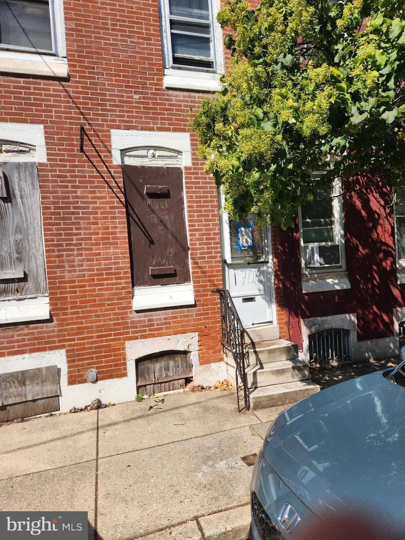 1706 S Bancroft Street photo 3