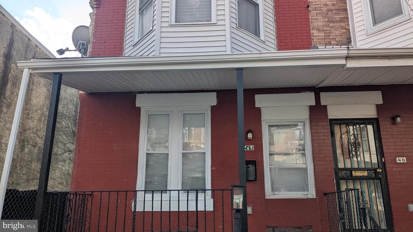 44 N Hobart Street photo 1