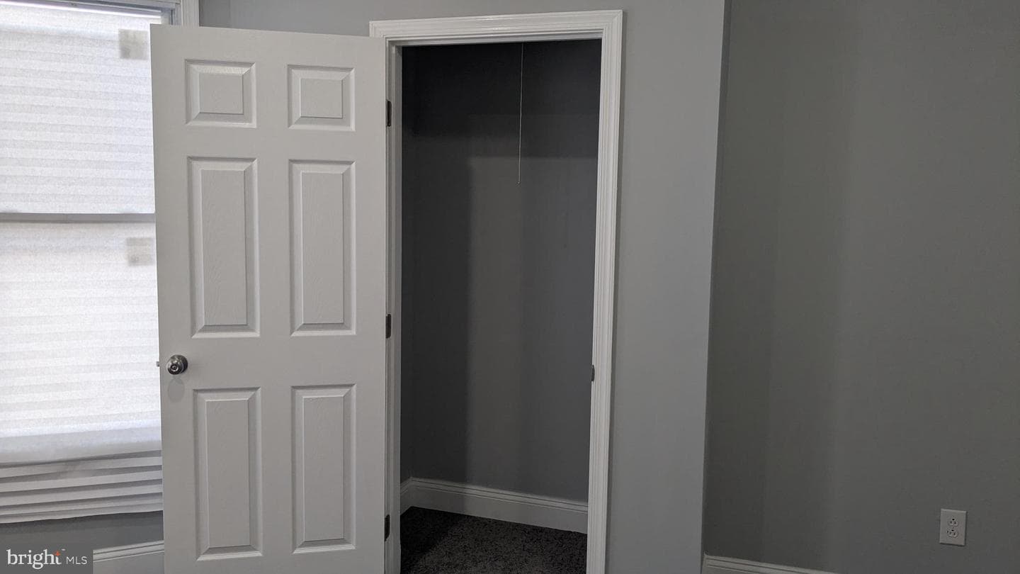 44 N Hobart Street photo 11