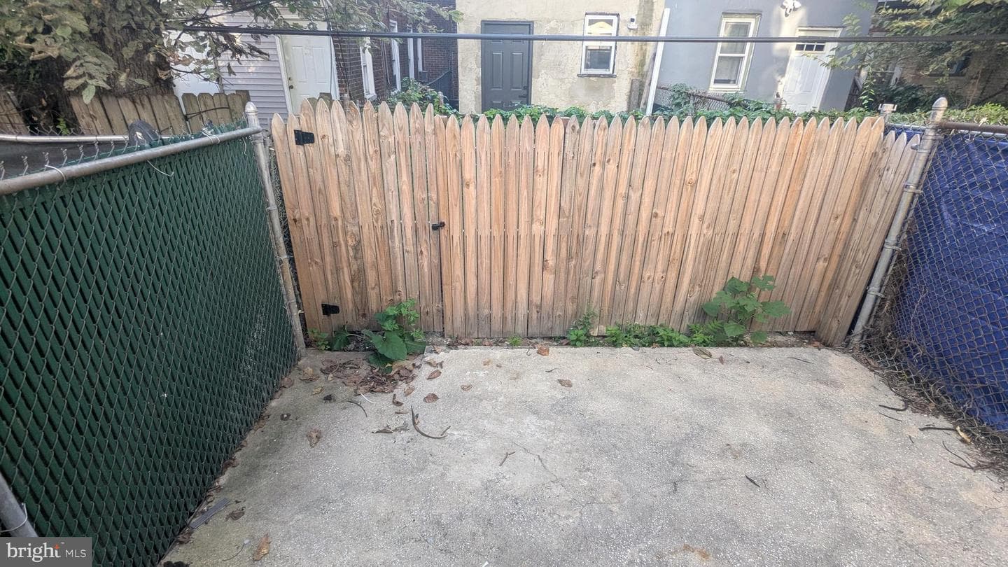 44 N Hobart Street photo 21