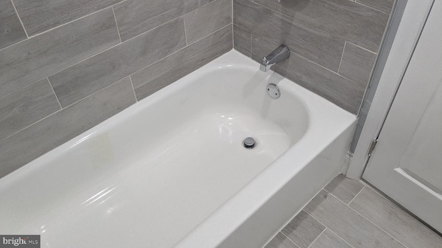 44 N Hobart Street photo 7