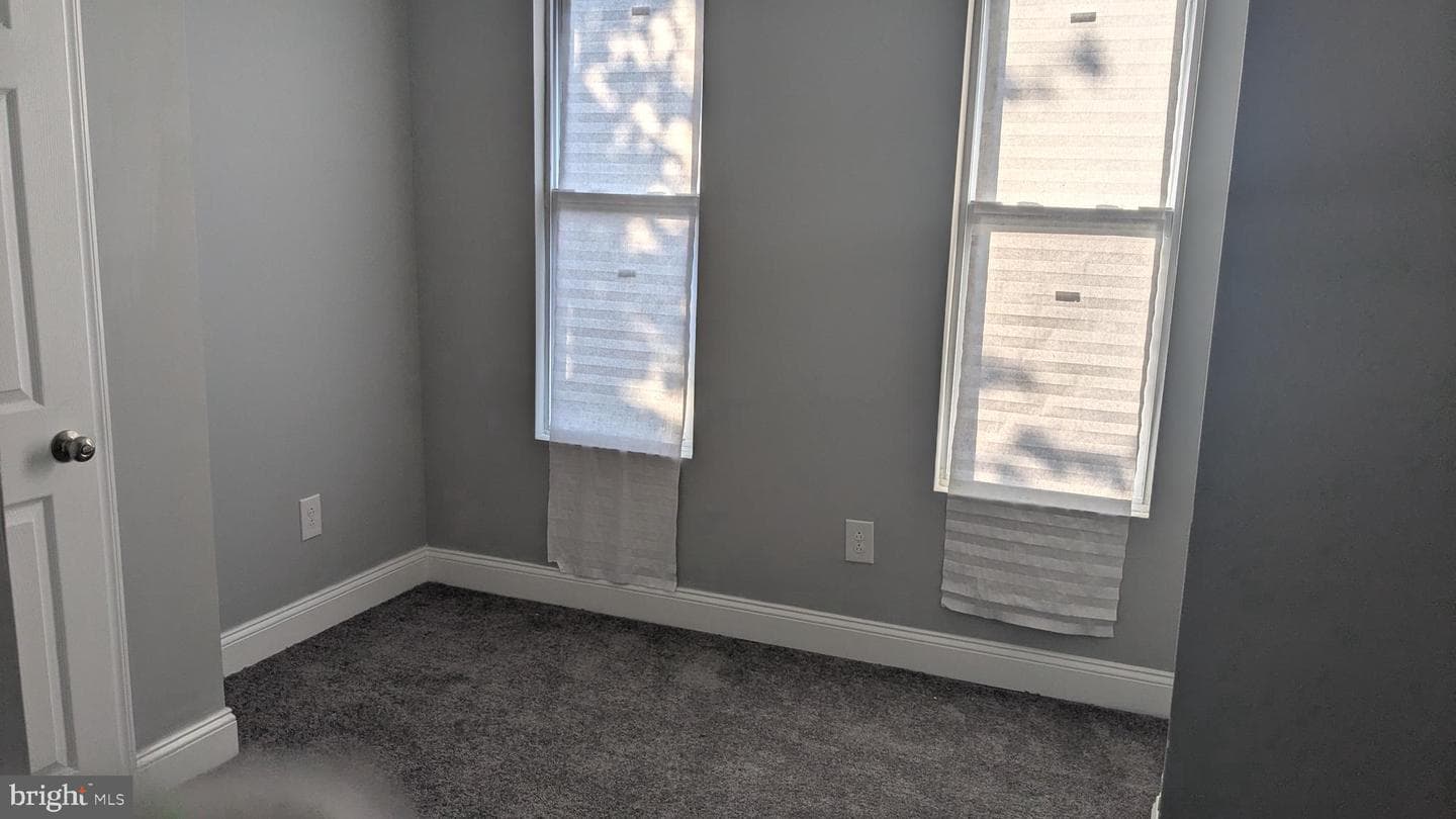 44 N Hobart Street photo 8