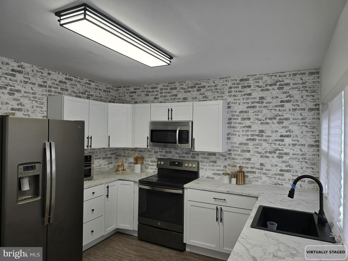 4444 Fleming Street photo 2
