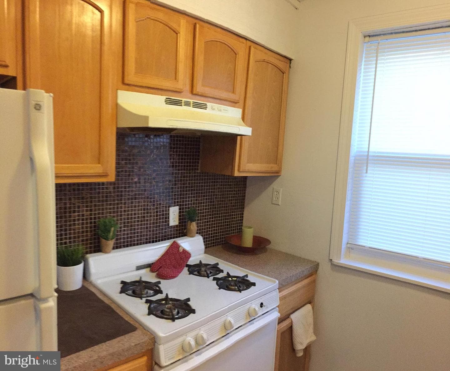 2119 Sigel Street photo 6