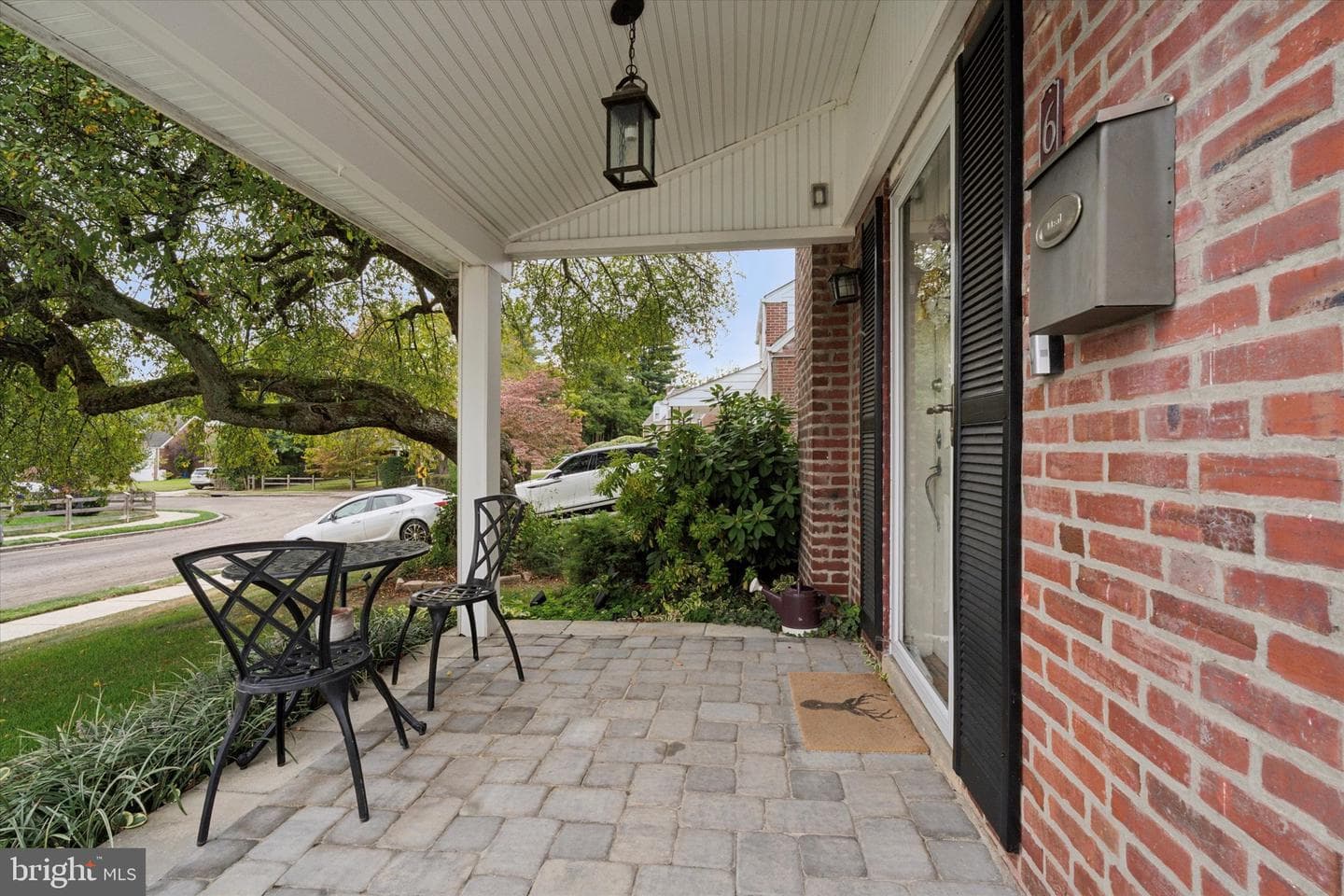 604 Palairet Road photo 3