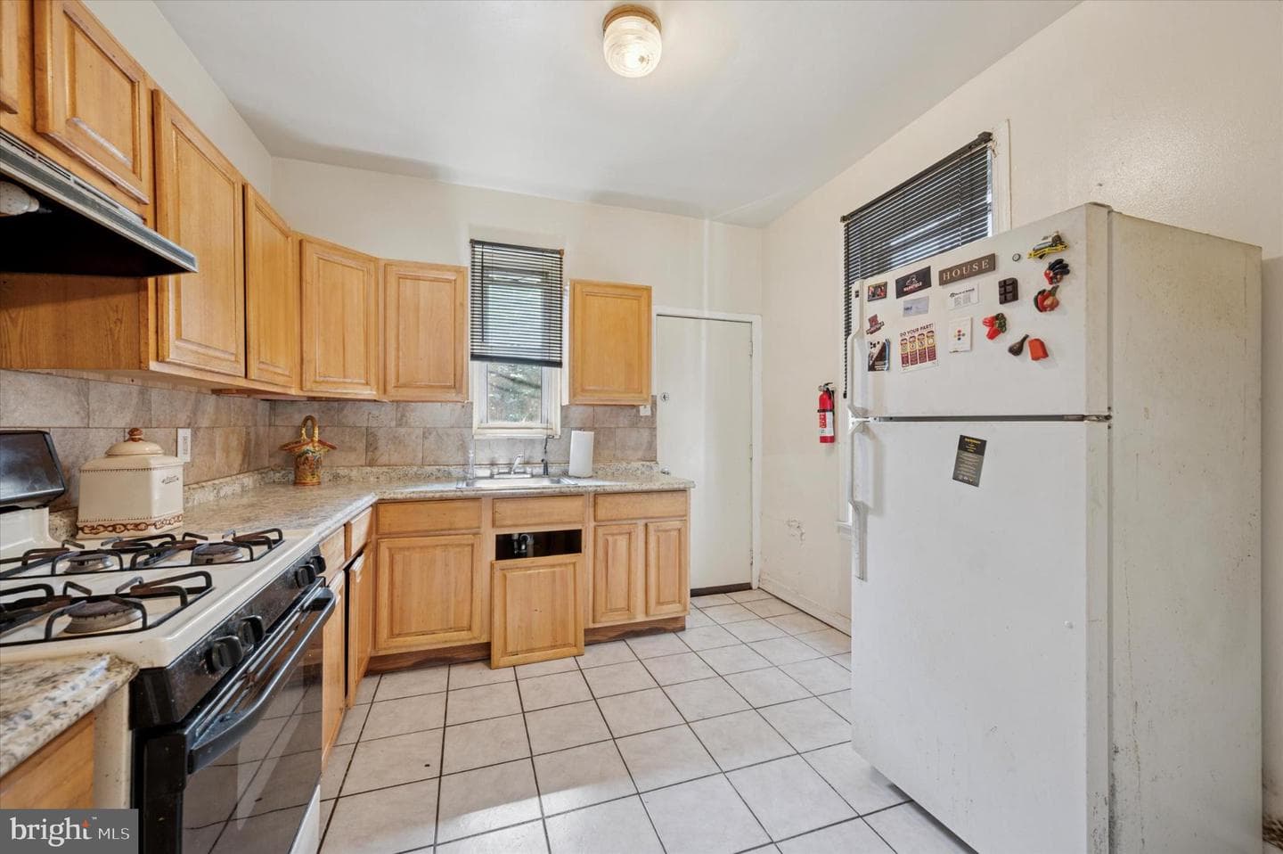5232 Marion Street photo 7