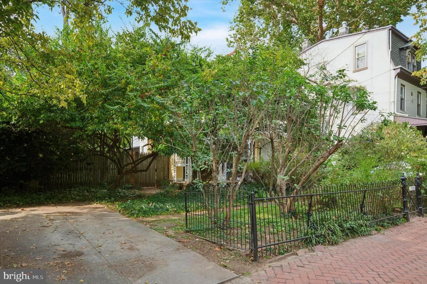125 W Penn Street photo 27