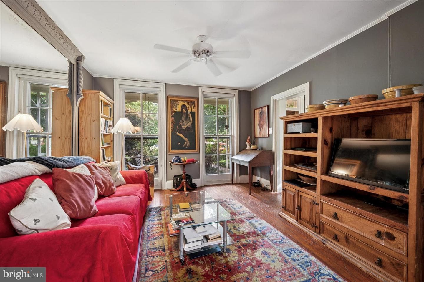 125 W Penn Street photo 4