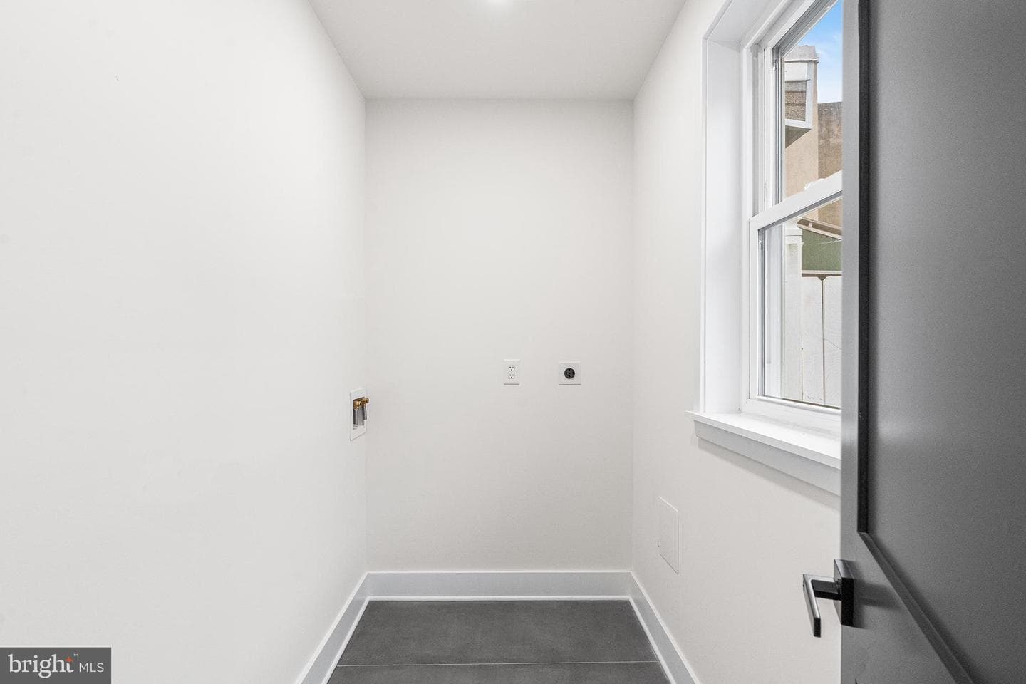 2566 Salmon Street photo 15
