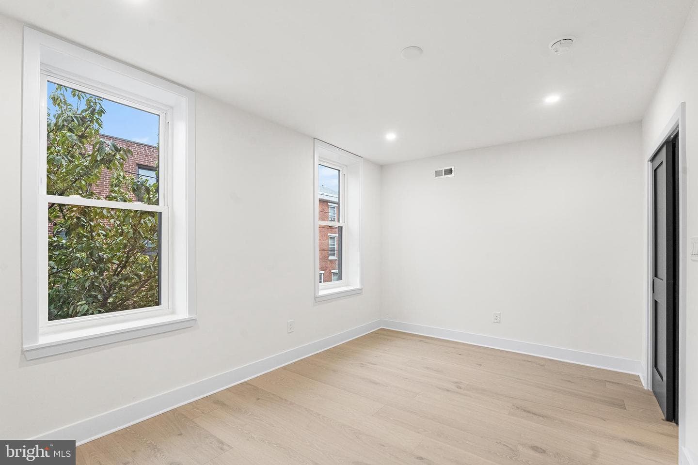 2566 Salmon Street photo 24