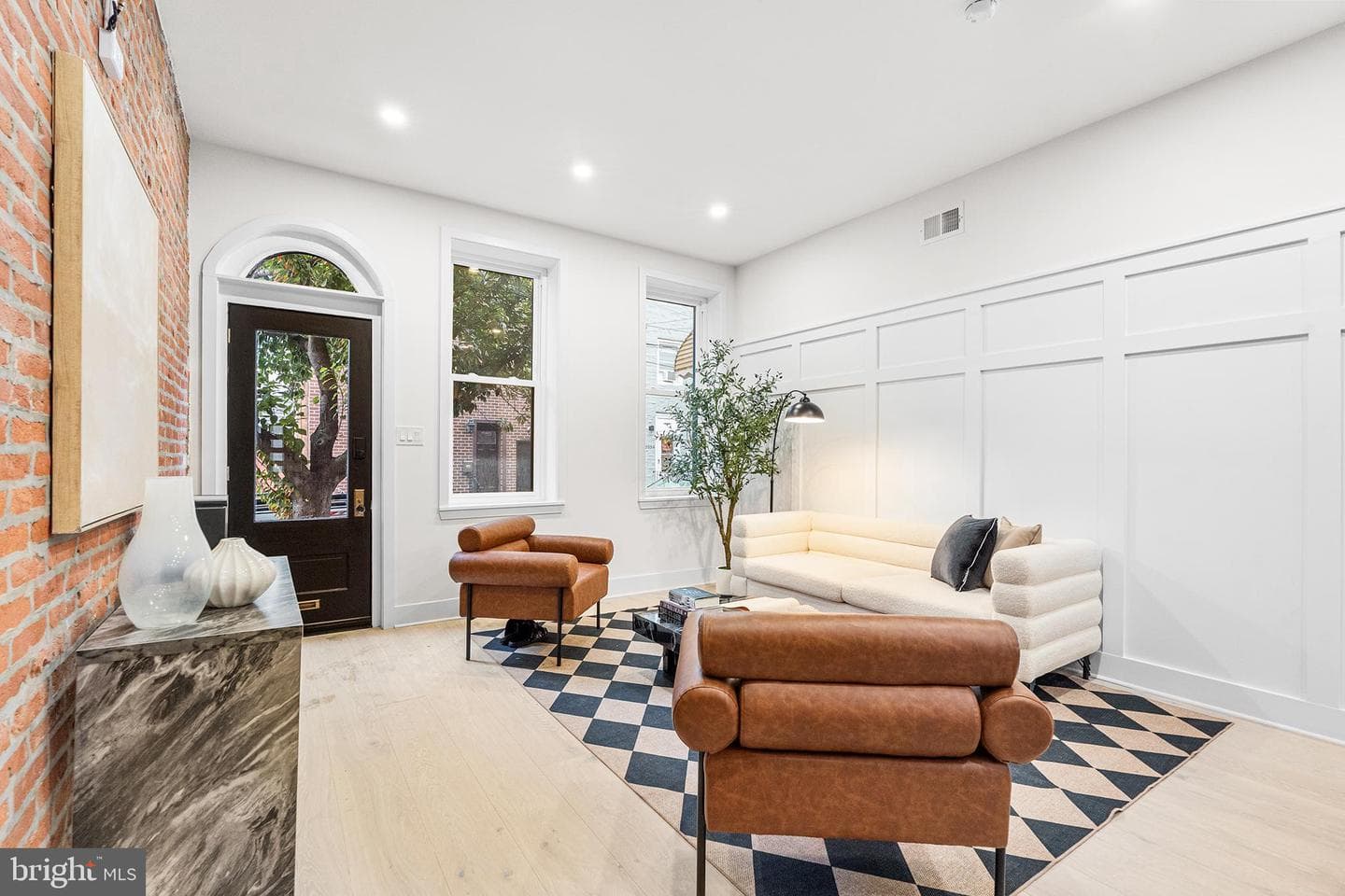2566 Salmon Street photo 5