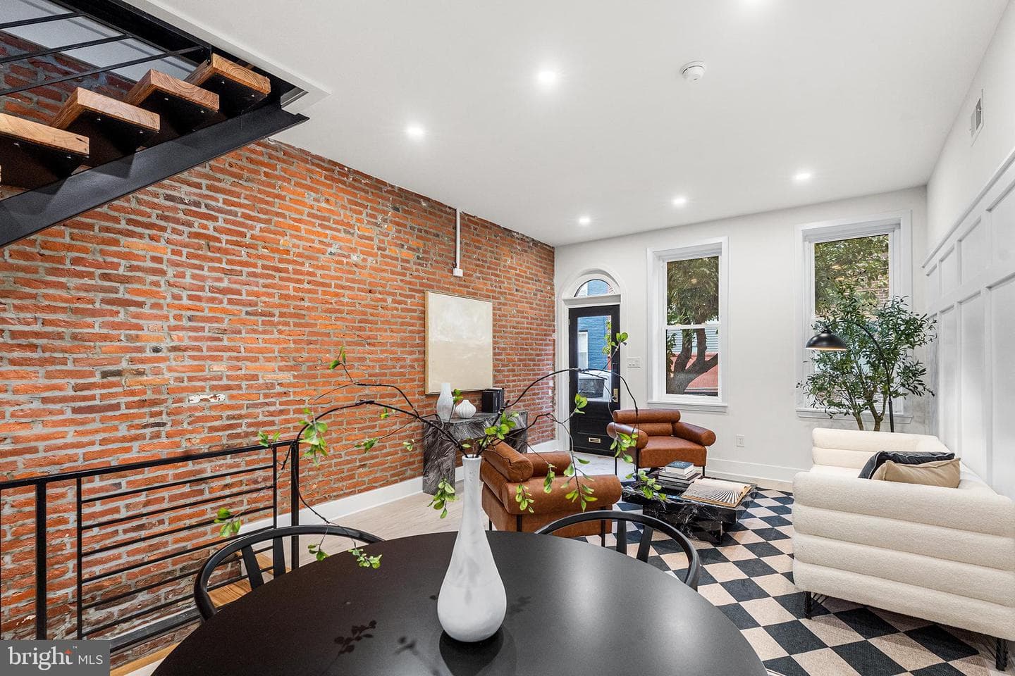 2566 Salmon Street photo 6