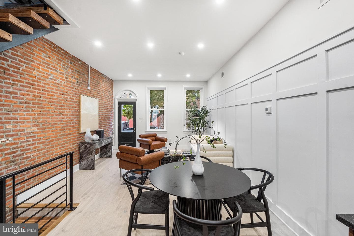 2566 Salmon Street photo 8