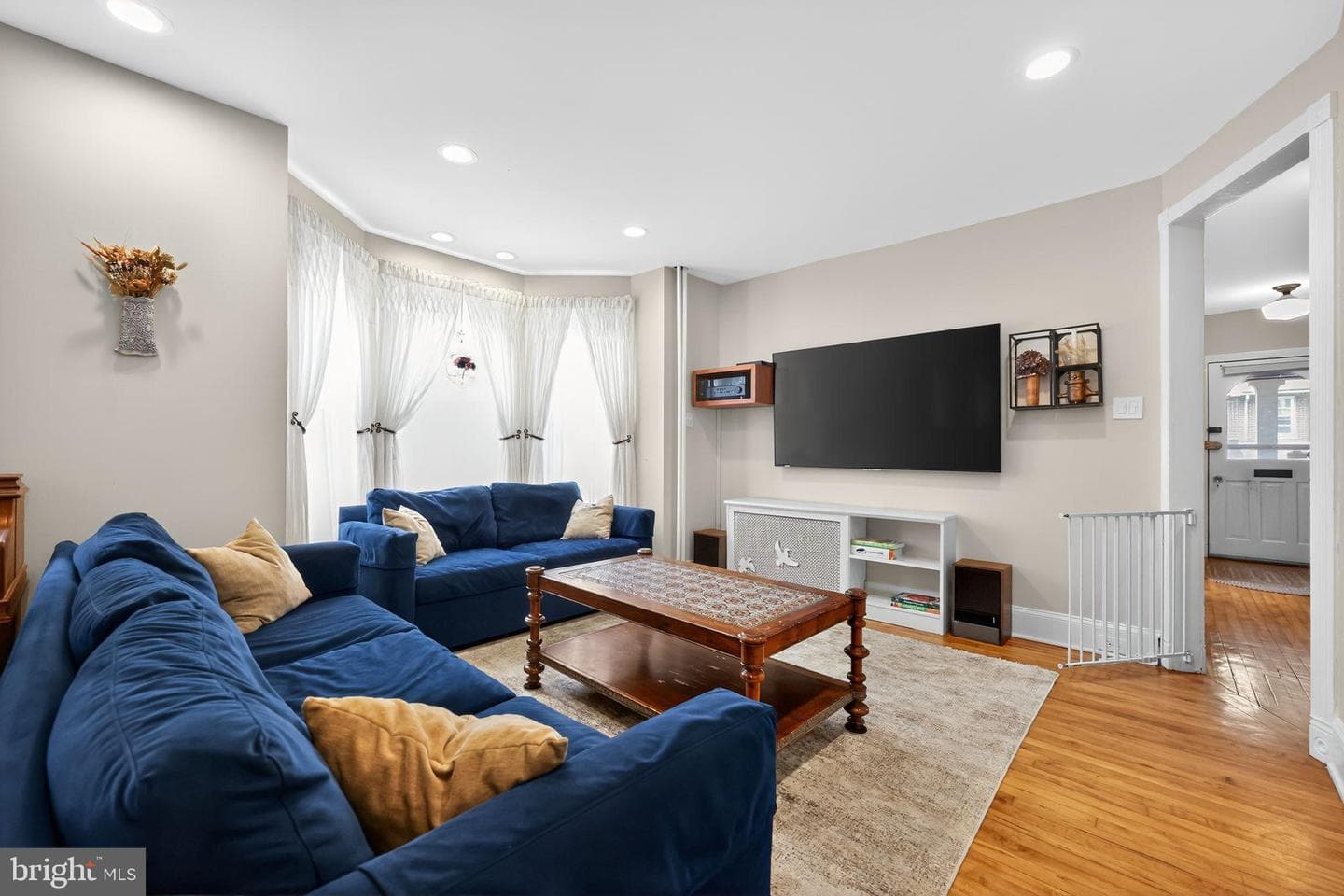 168 W Durham Street photo 10