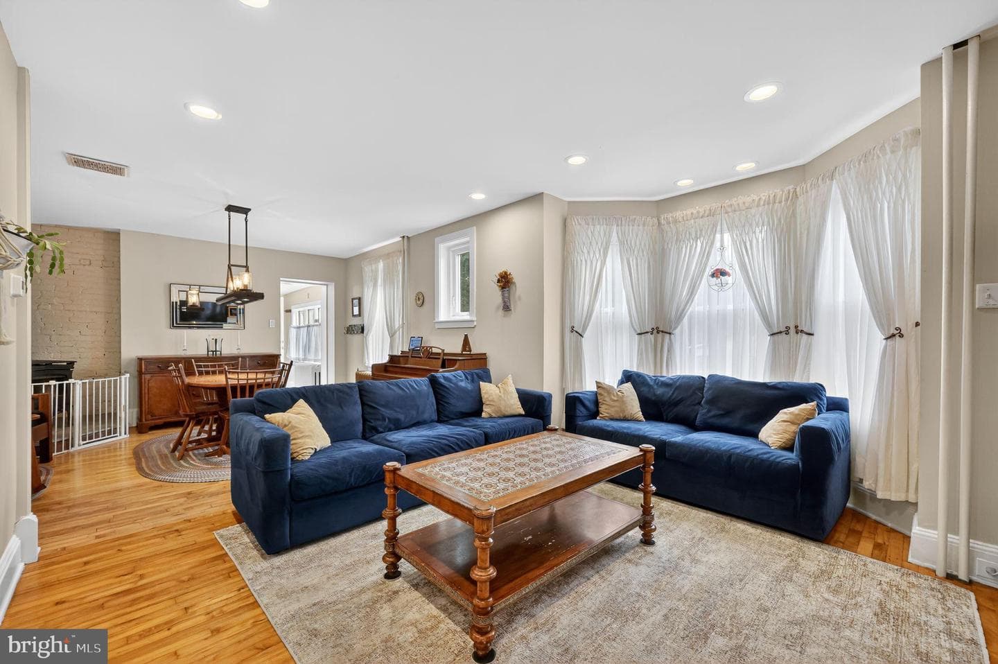 168 W Durham Street photo 11