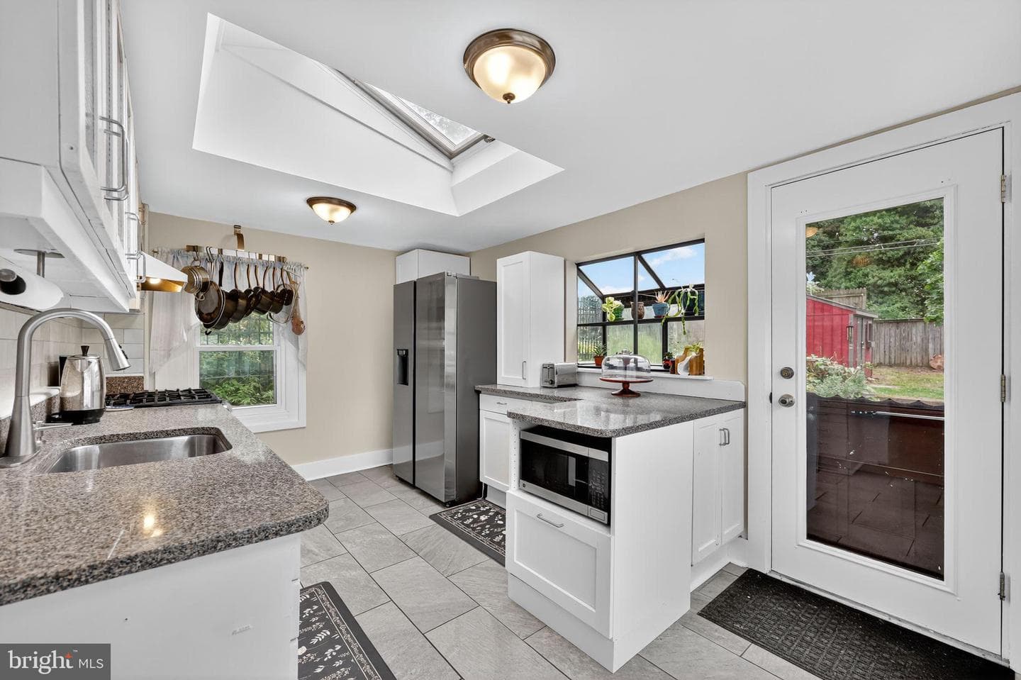 168 W Durham Street photo 19