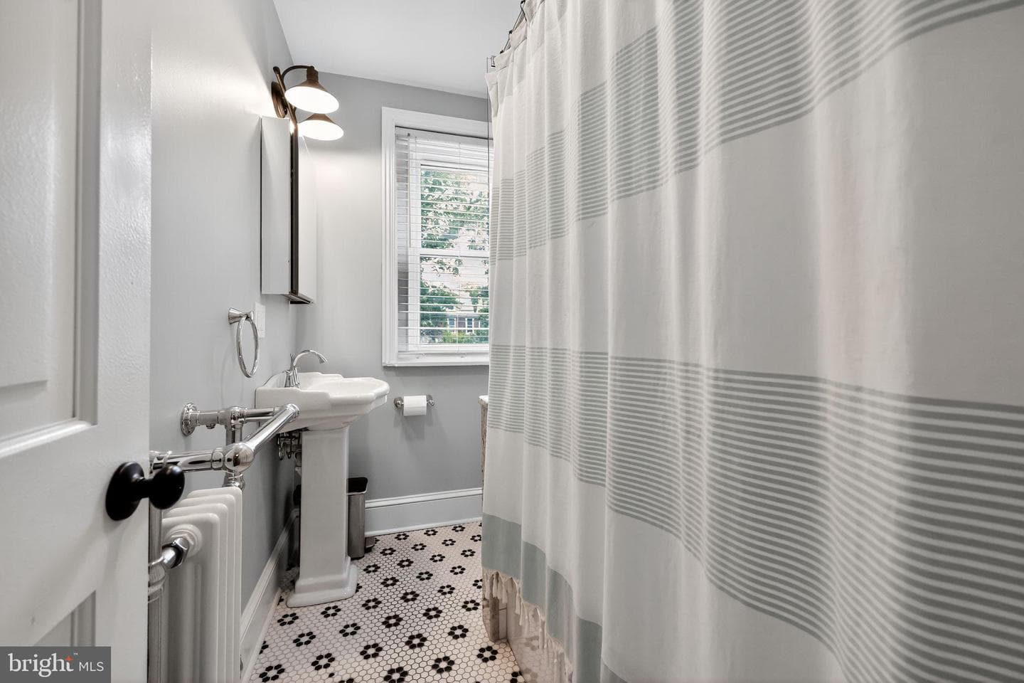 168 W Durham Street photo 27