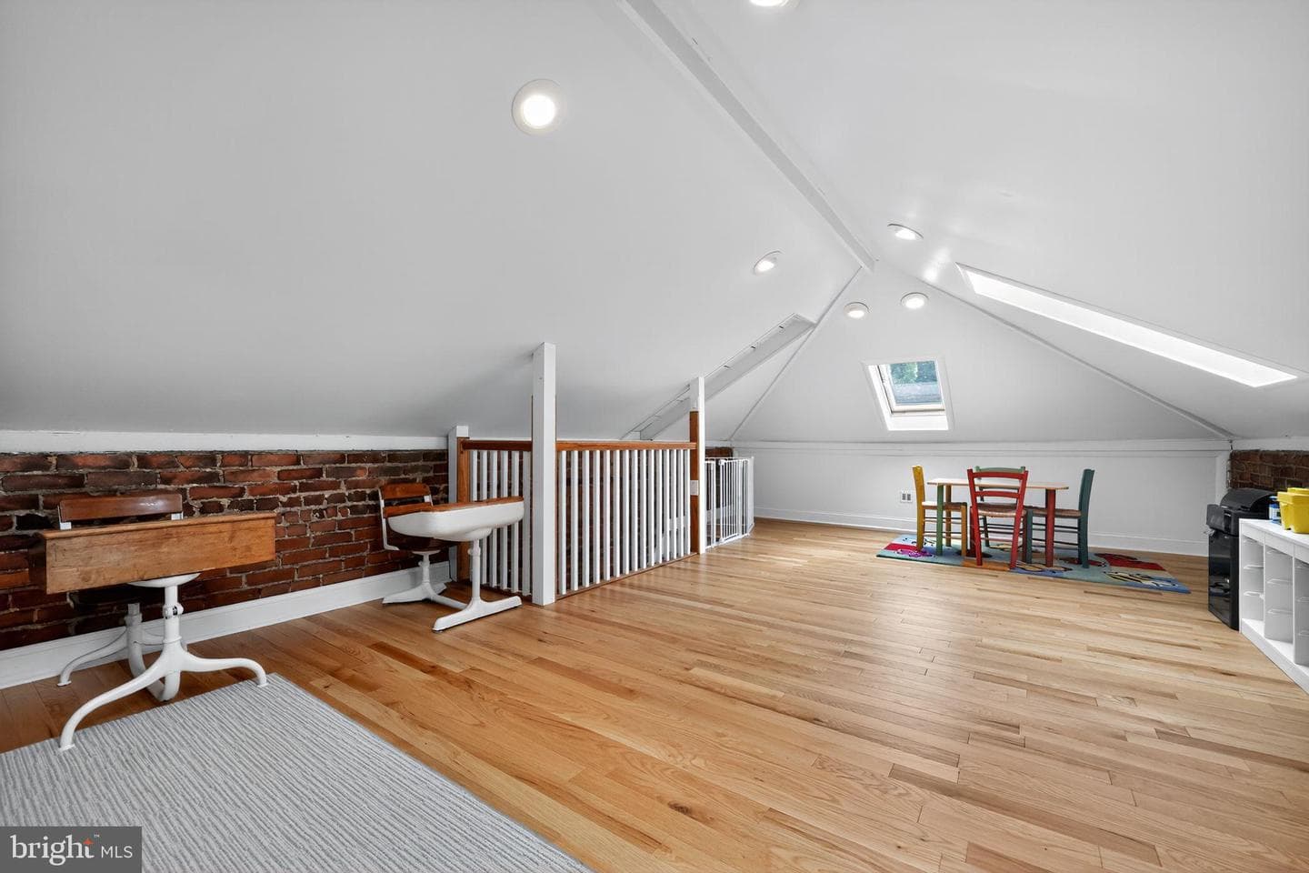 168 W Durham Street photo 31