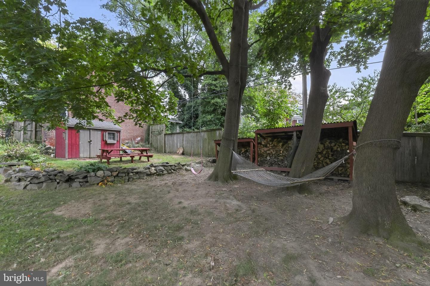 168 W Durham Street photo 35