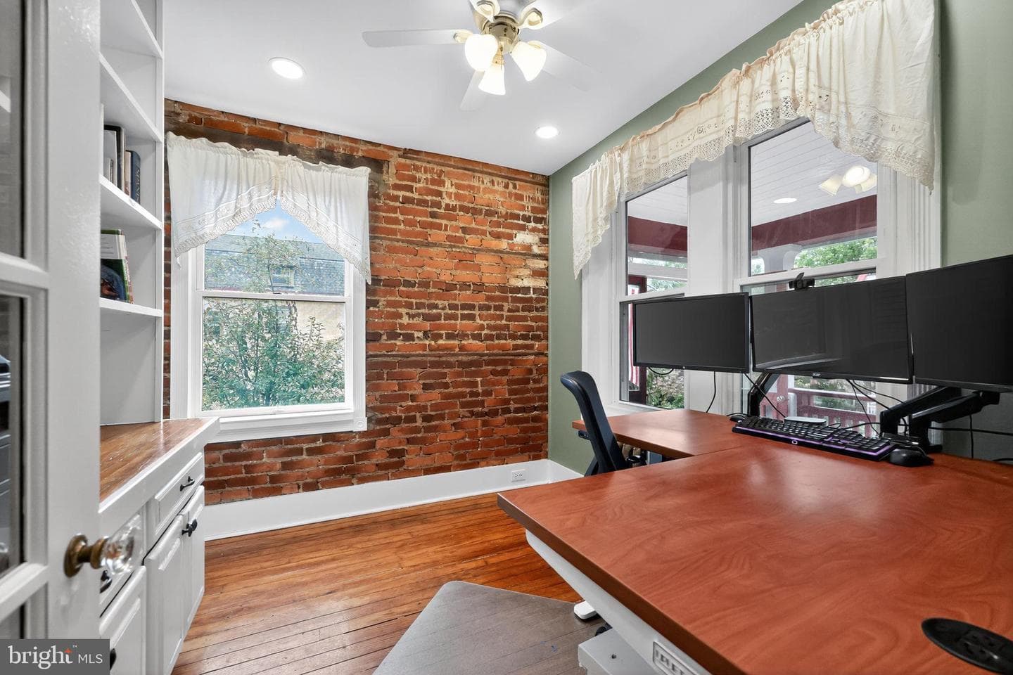 168 W Durham Street photo 8