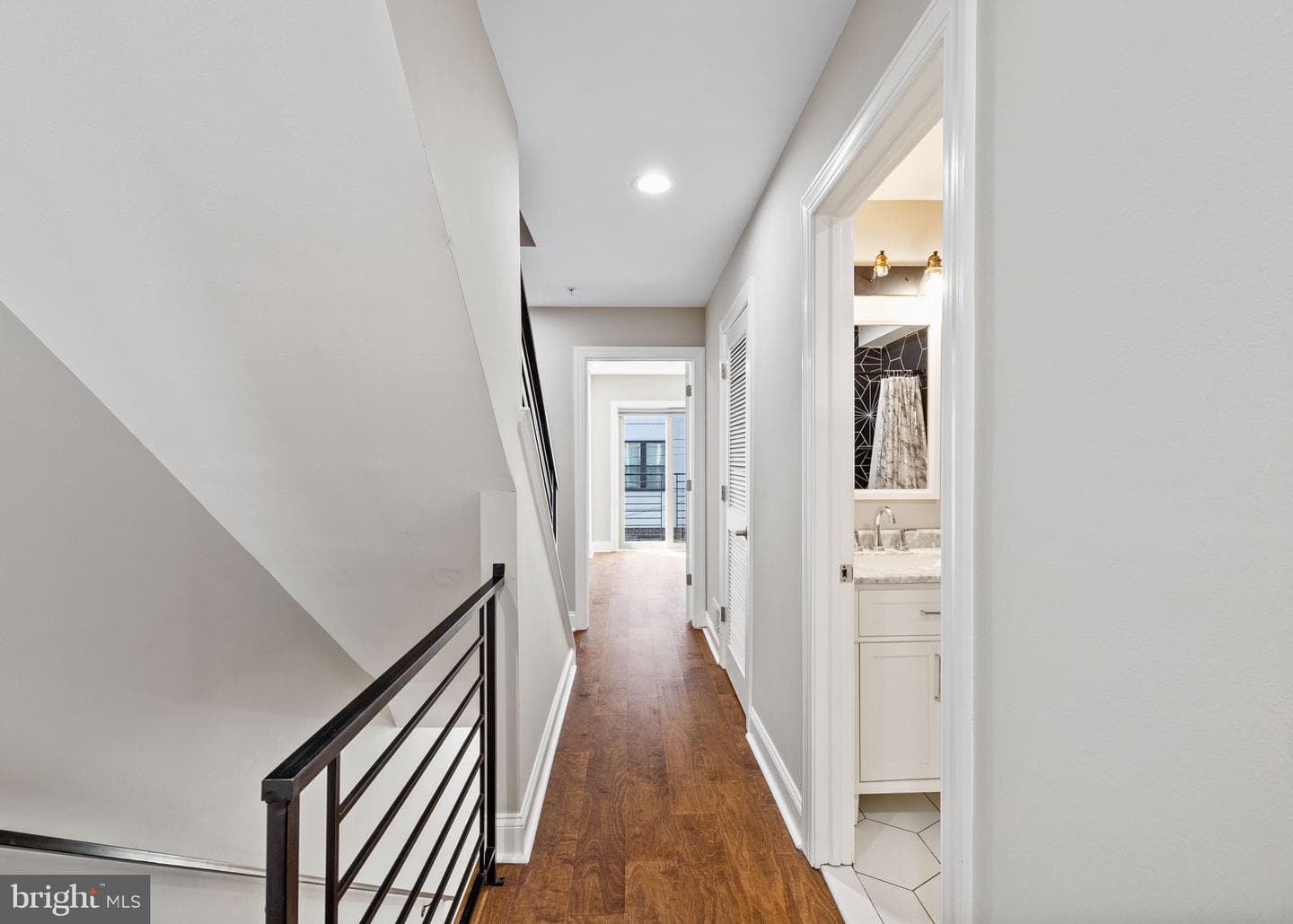 1711 W Seybert Street photo 14