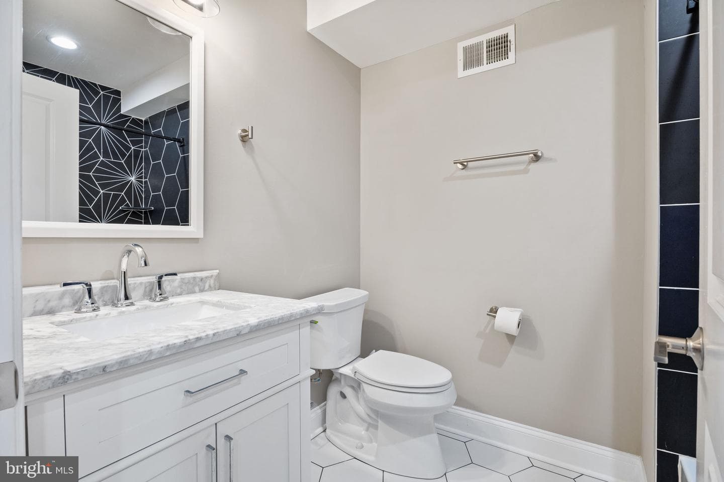 1711 W Seybert Street photo 19