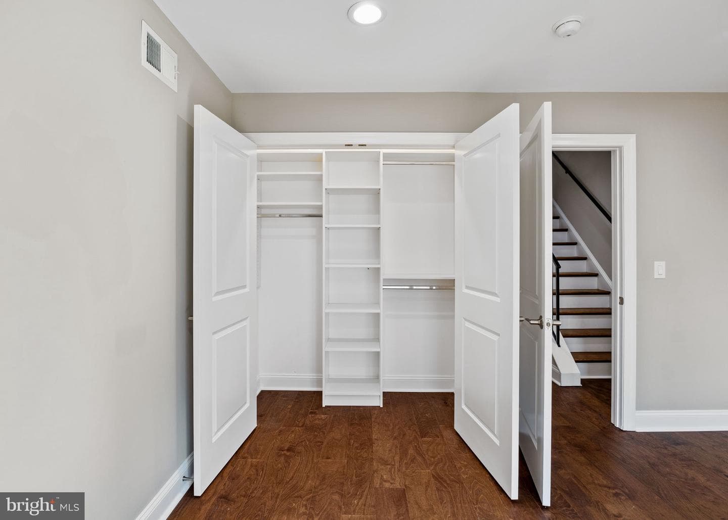 1711 W Seybert Street photo 24