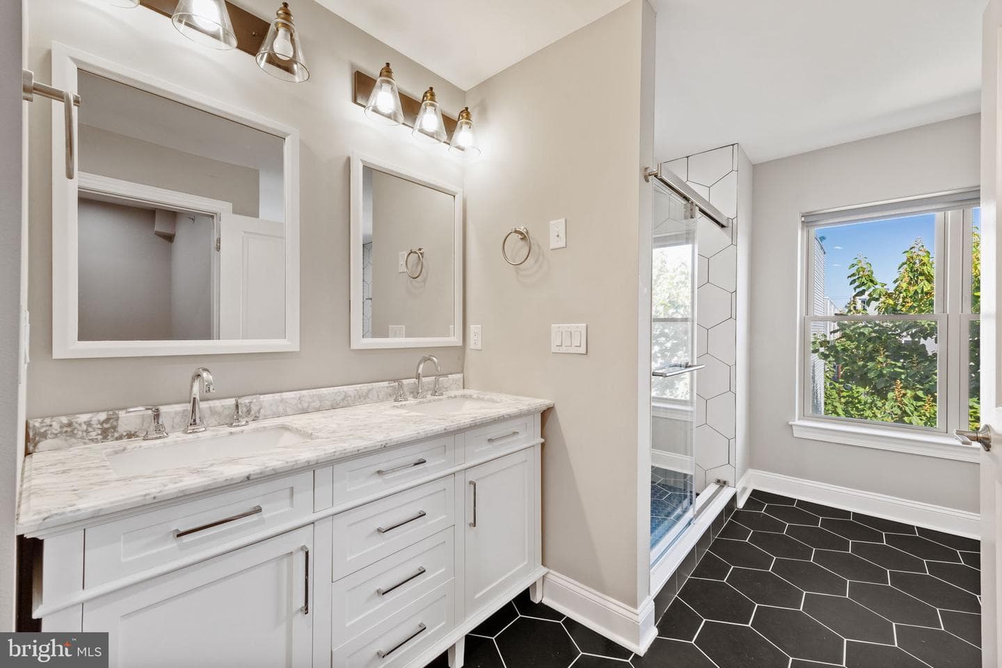 1711 W Seybert Street photo 27