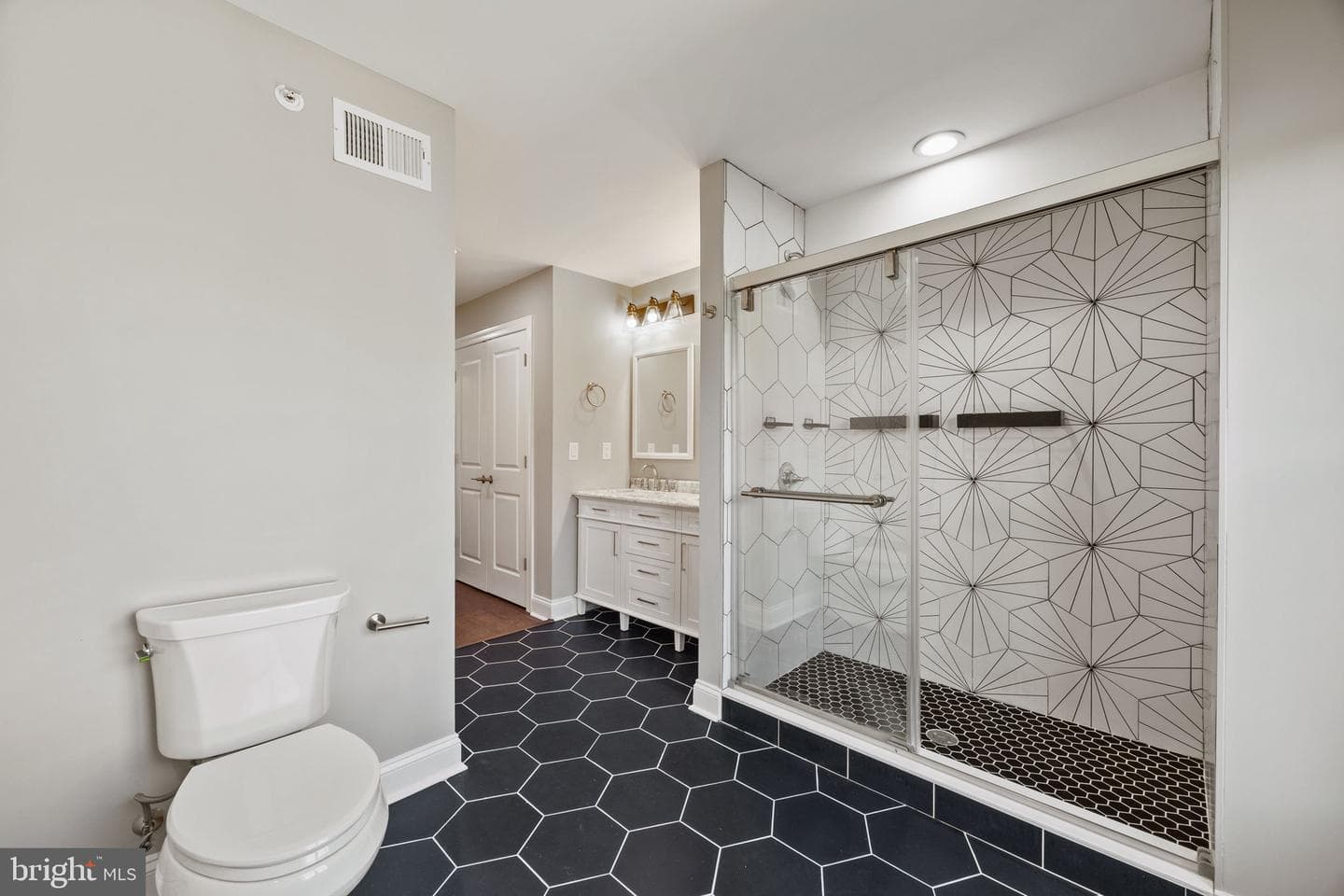 1711 W Seybert Street photo 28