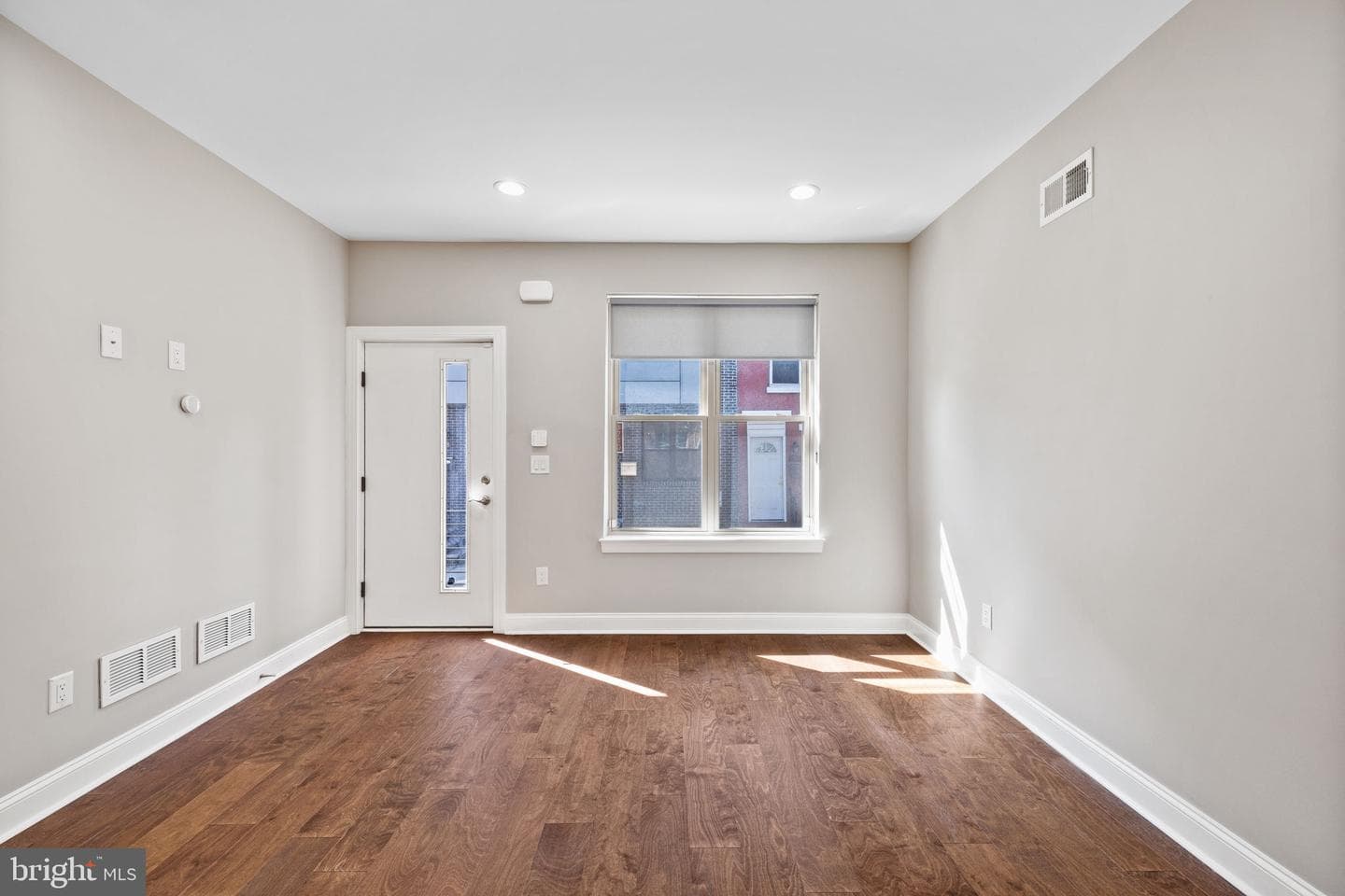 1711 W Seybert Street photo 3