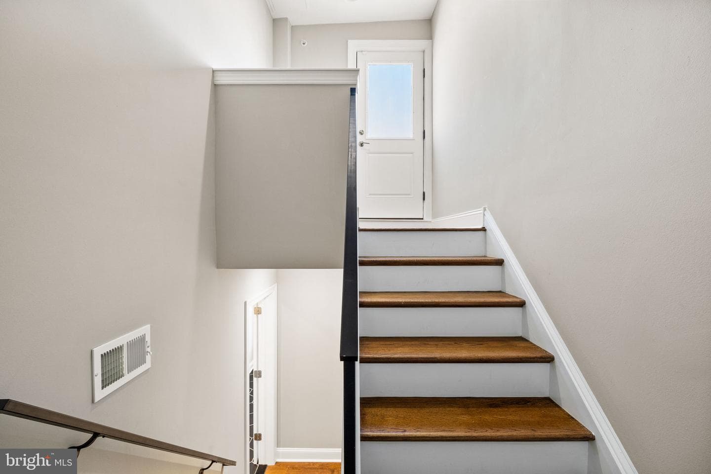 1711 W Seybert Street photo 35