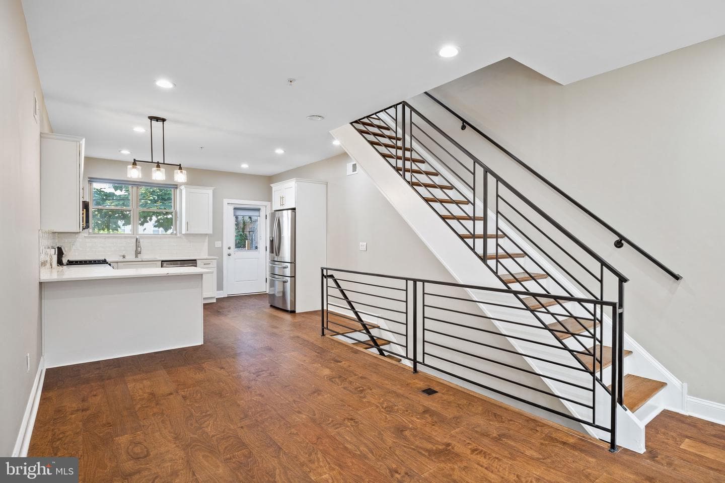 1711 W Seybert Street photo 7