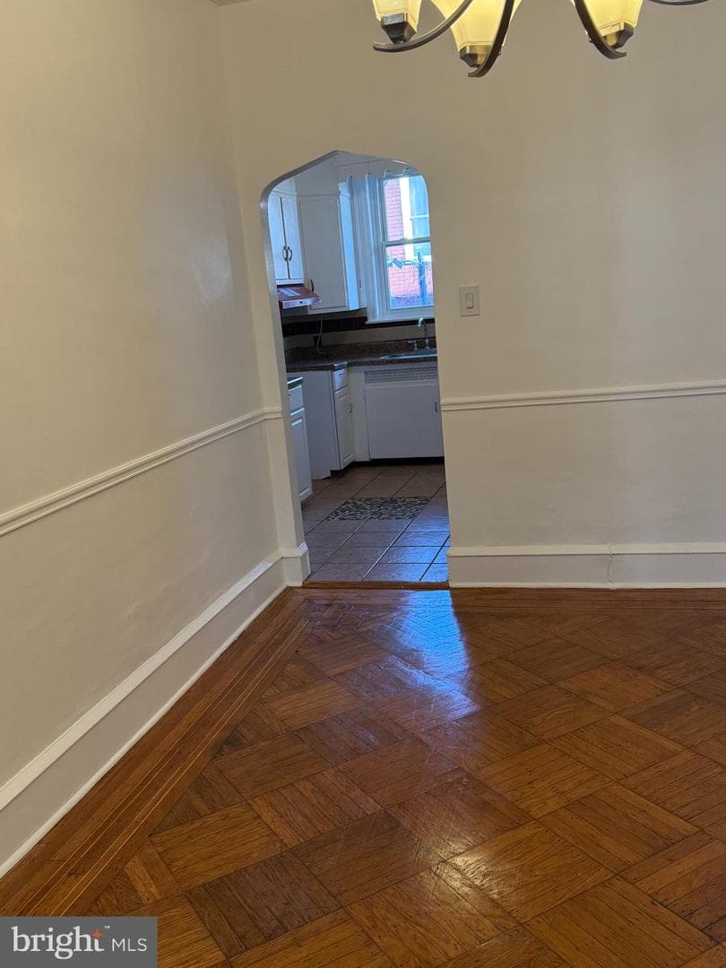 5426 Whitby Avenue photo 10