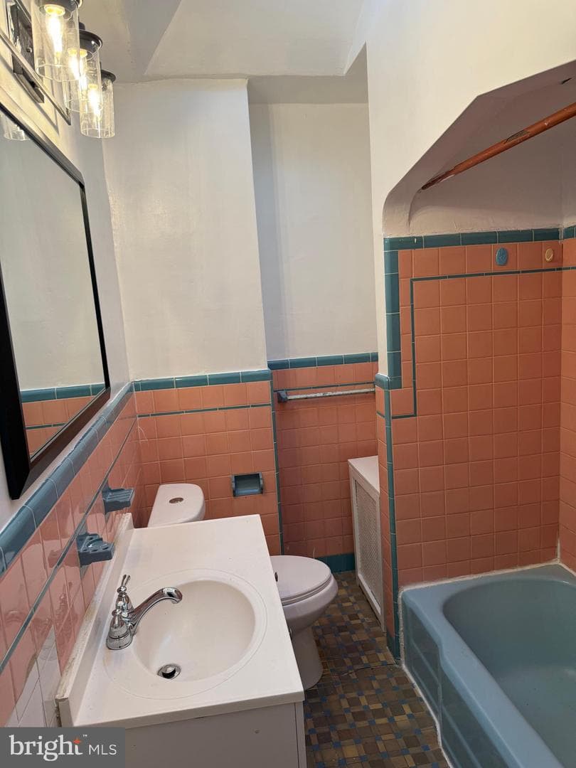 5426 Whitby Avenue photo 25