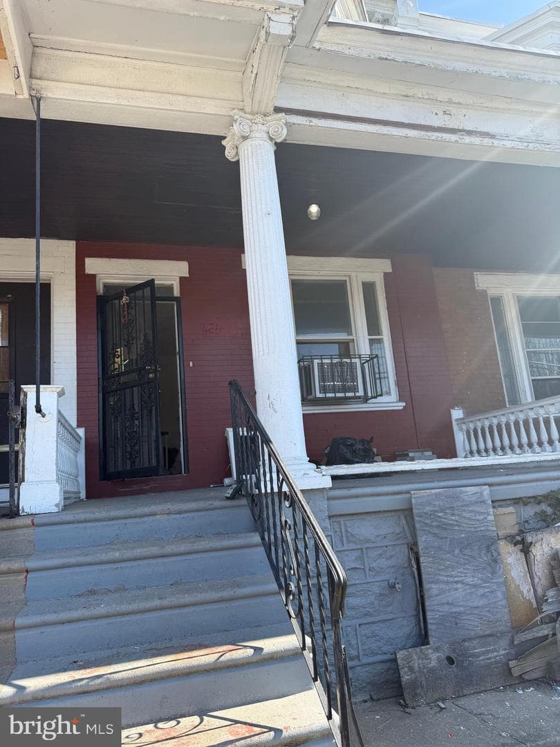 5426 Whitby Avenue photo 33