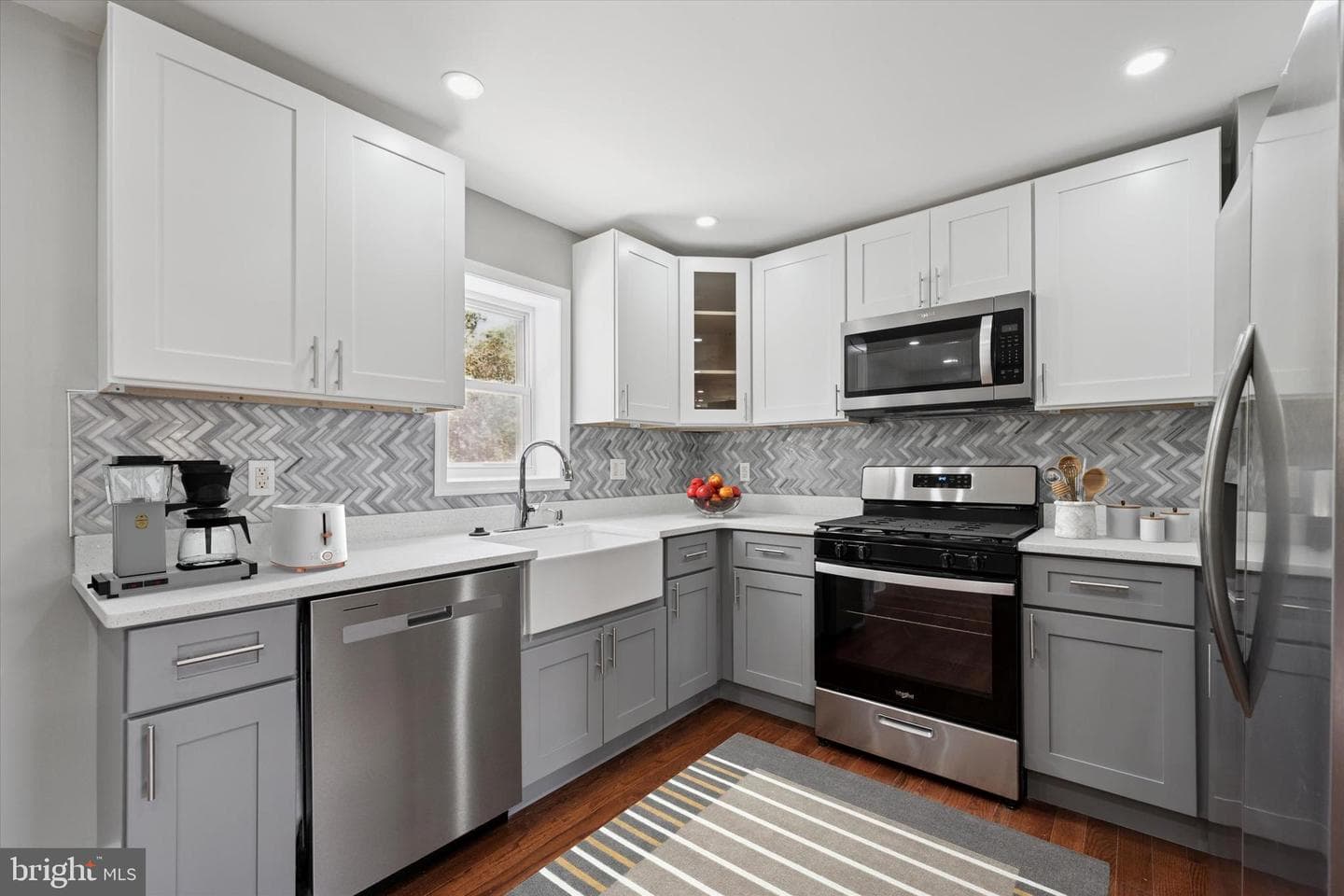 1319 Patrick Henry Place photo 4