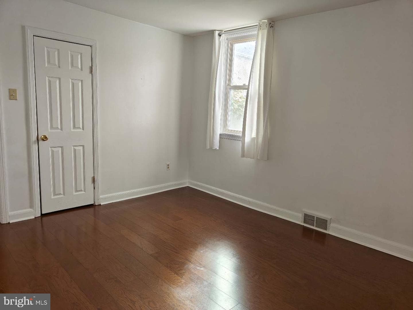 1704 Stanwood Street photo 11