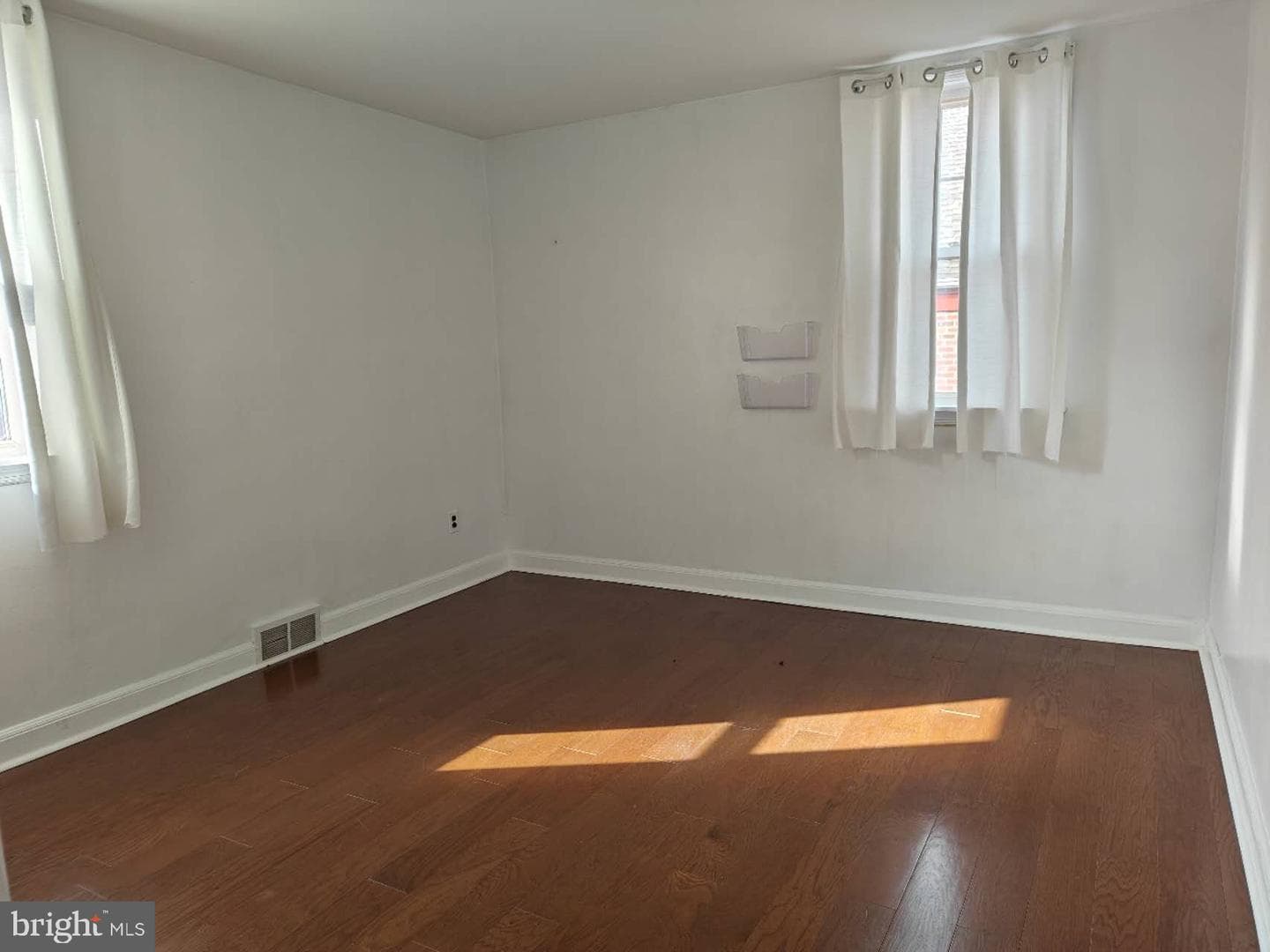 1704 Stanwood Street photo 12