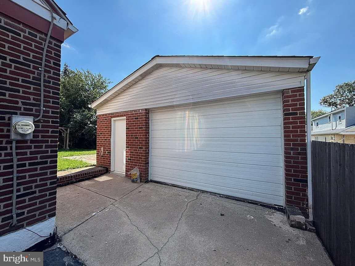 1704 Stanwood Street photo 17